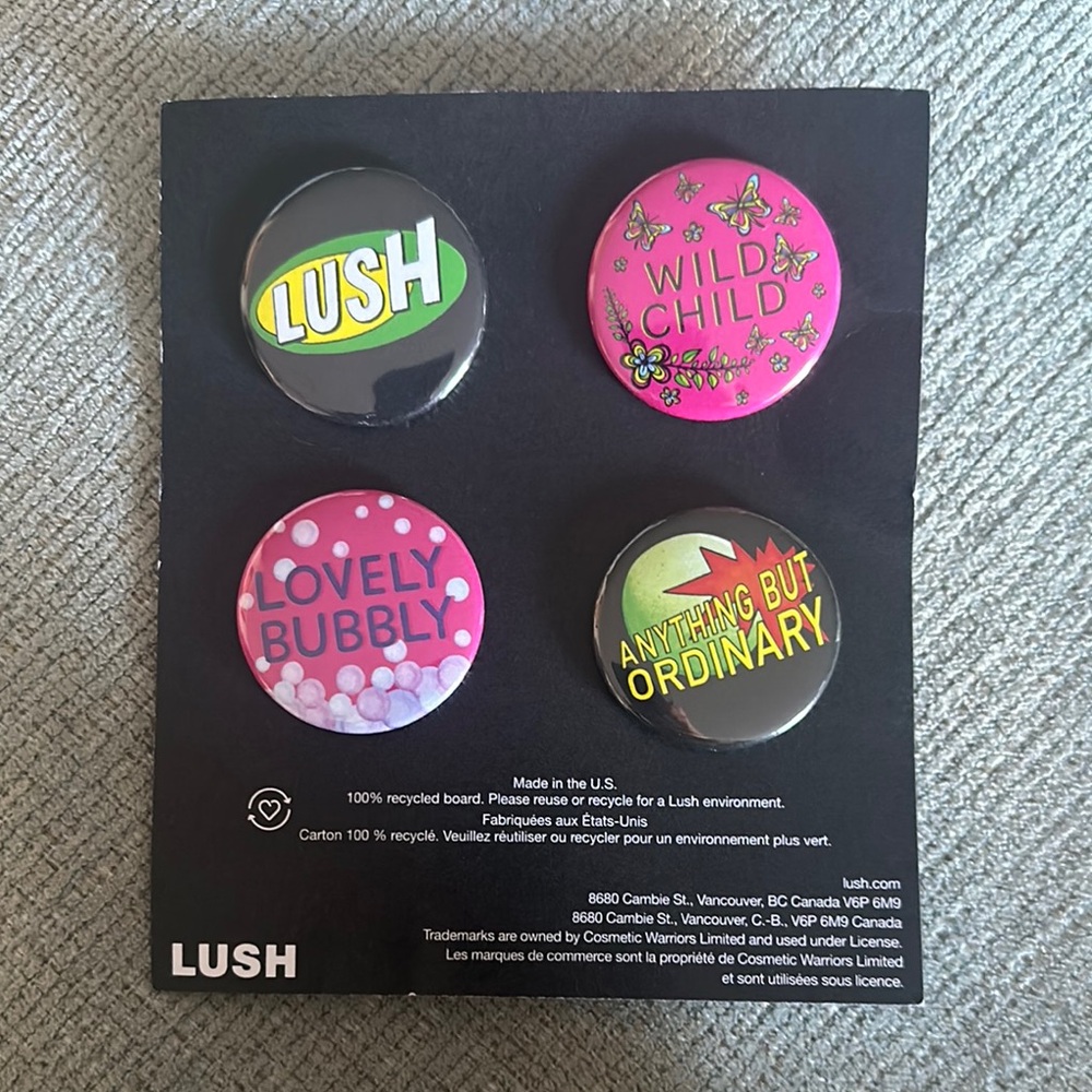 Giveaway 
Lush Colorful Button Set